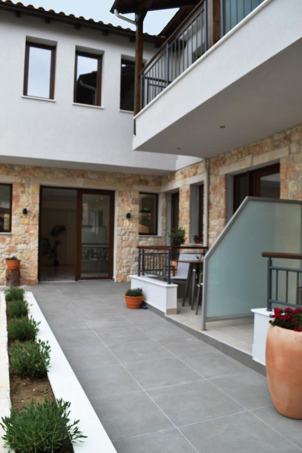 Iades Suites Afytos Exterior foto